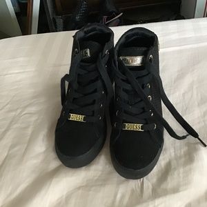 Guess wedge shoe